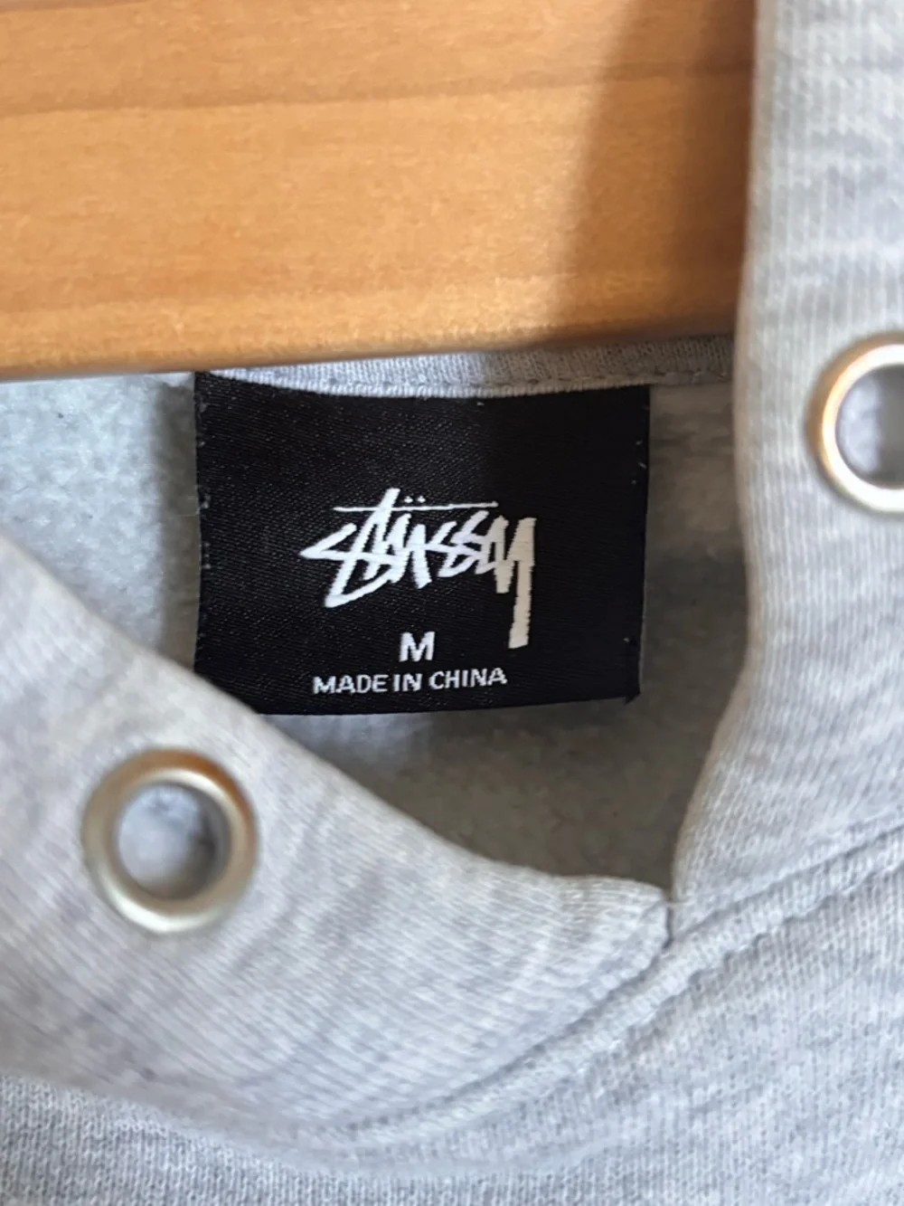 Stüssy Unisex Grey Logo Hoodie - Picture 3 of 3